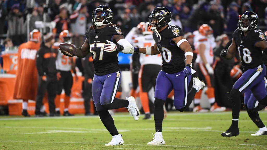 Same Situation, Different Ending. C.J. Mosley, Defense Get Title-Winning  Turnover