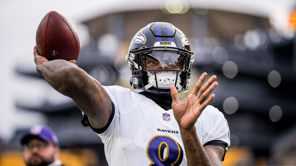 Baltimore Ravens' quarterback Kyle Boller warms-up prior to the