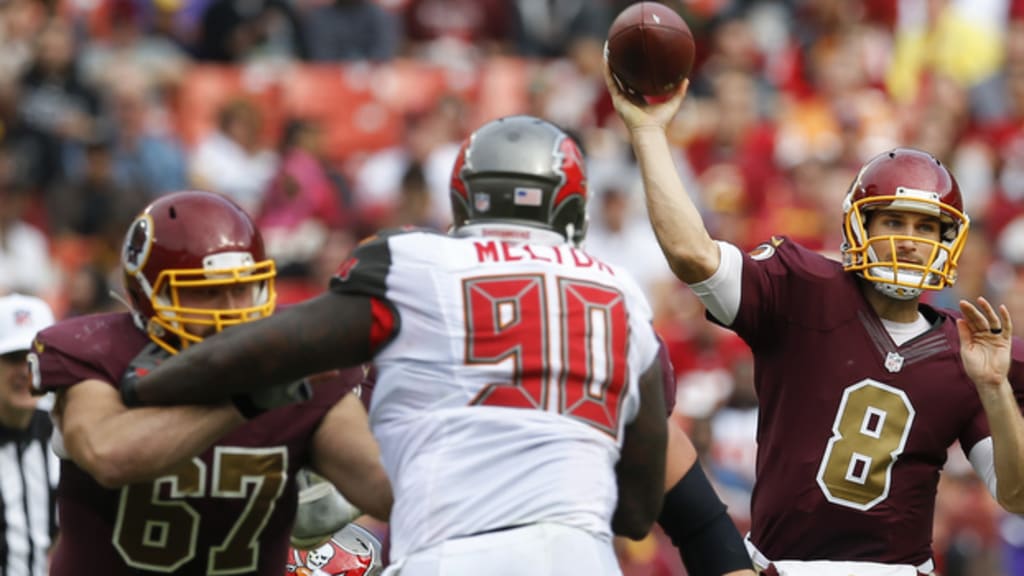 NOV 16, 2014 : Washington Redskins cornerback Bashaud Breeland (26) awaits  the snap during the matchup between the Tampa Bay Buccaneers and the  Washington Redskins at FedEx Field in Landover, MD Stock Photo - Alamy