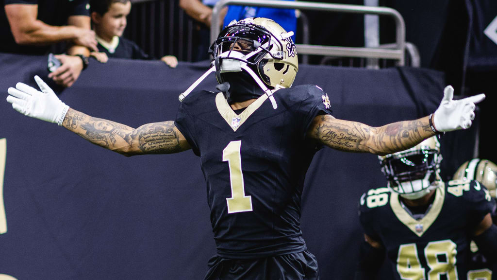 New Orleans Saints cornerback Alontae Taylor (27) looks into the backfield  during an NFL football game against the San Francisco 49ers, Sunday,  Nov.27, 2022, in Santa Clara, Calif. (AP Photo/Scot Tucker Stock