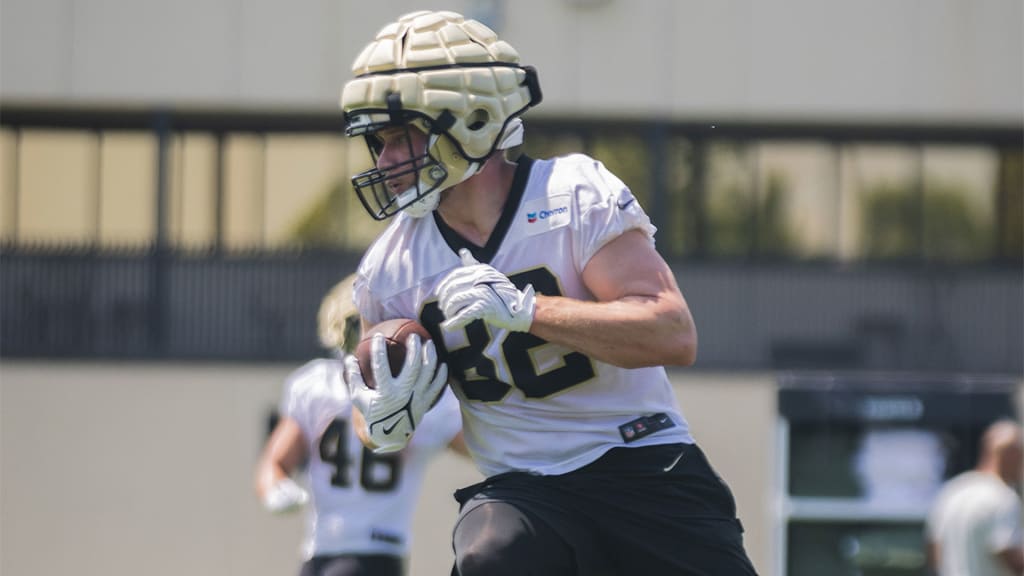 Two-Minute Drill: Foster Moreau stepping up big on National TE Day