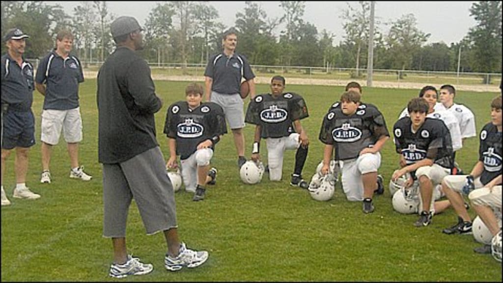 Patten Speaks to JPD Players