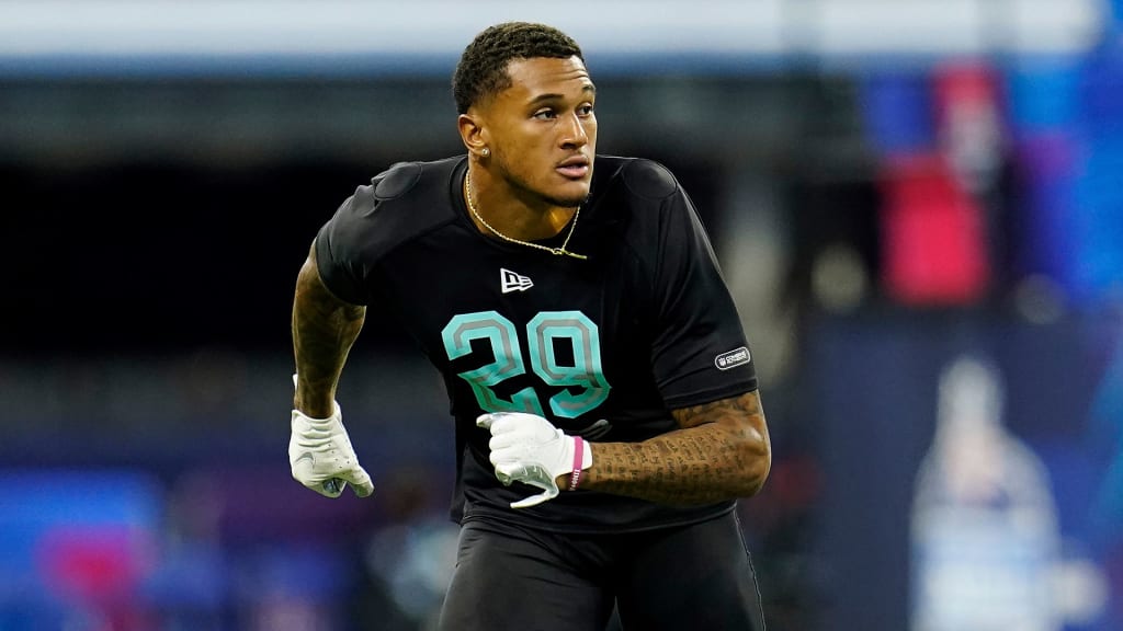 New Orleans Saints cornerback Alontae Taylor (27) during an NFL football  game against the Los Angeles Rams, Sunday, Nov. 20, 2022, in New Orleans.  (AP Photo/Tyler Kaufman Stock Photo - Alamy