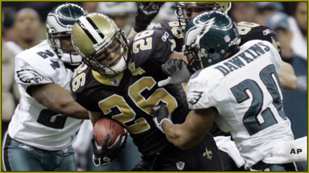 Deuce McAllister re-signs with the New Orleans Saints; DT Leisle