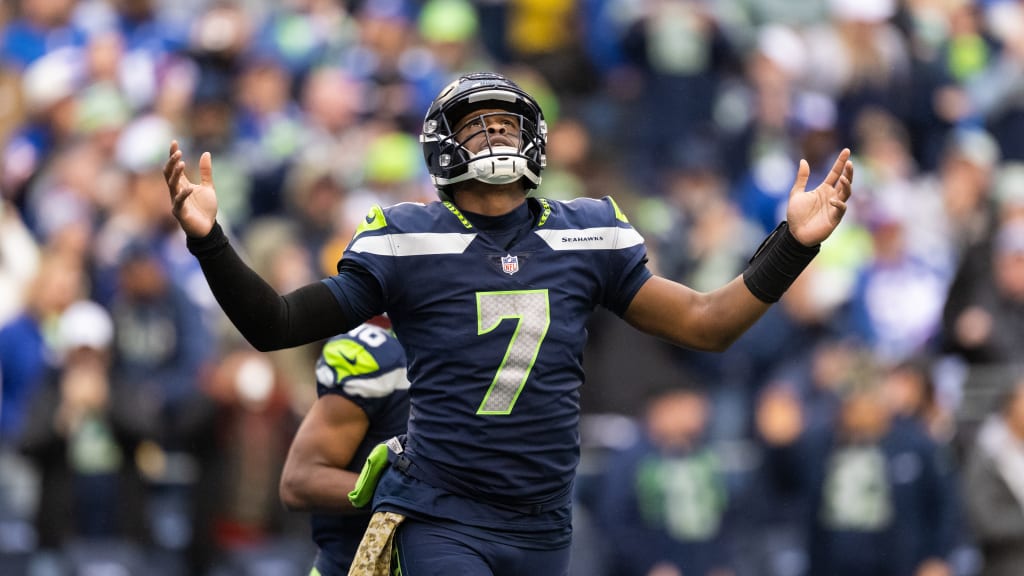 Tyler Lockett Hyping up Geno Smith at the Throwback Photo Shoot