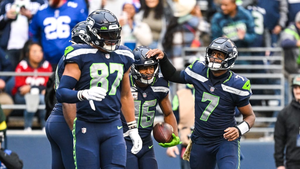 Tyler Lockett Explodes for a 105-Yard TD Return!, Bears vs. Seahawks