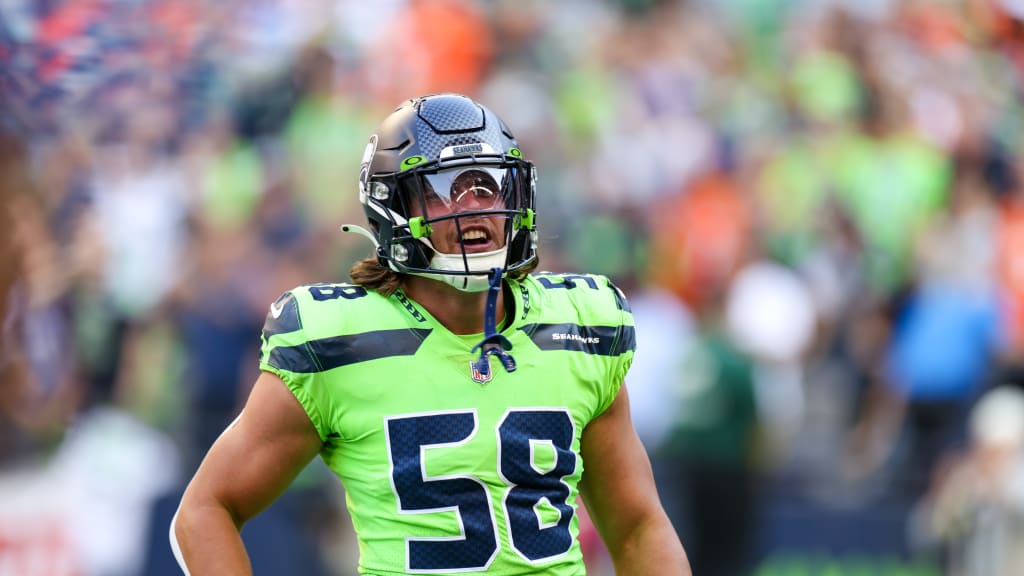 Raiders linebacker Tanner Muse (55) leaps to try and block a pass from  Seattle Seahawks quarter …