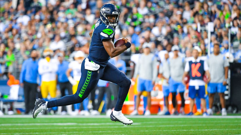 Seattle Seahawks beat Los Angeles Chargers 23-15 in preseason game despite  last-minute touchdowns - ABC7 Los Angeles