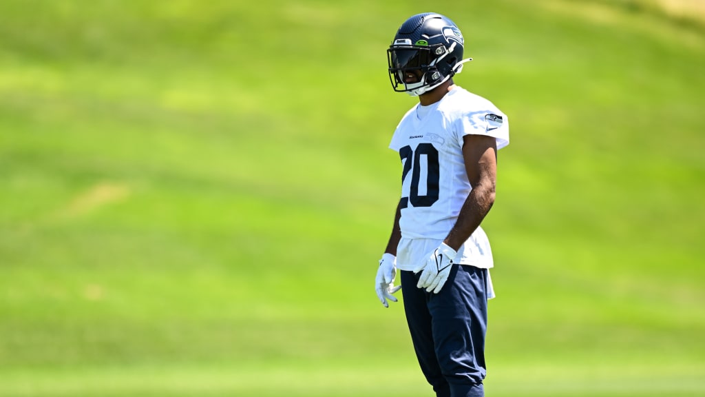 First look at S Julian Love in a #Seahawks uniform!