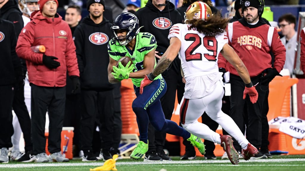 Pete Carroll drops Tyler Lockett injury update after breaking finger