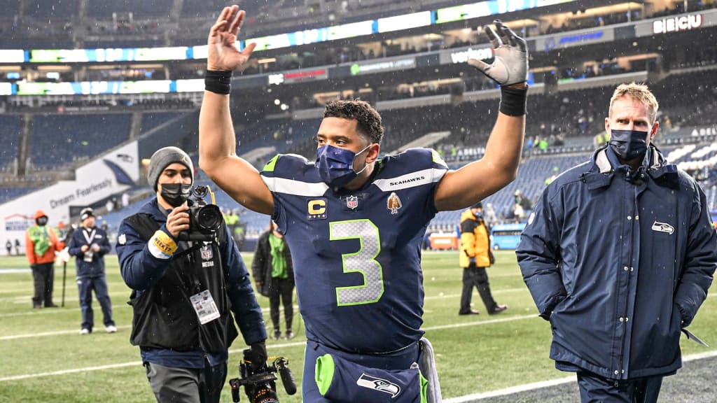 CIARA AND KIDS CHEER ON RUSSELL WILSON AT SEAHAWKS' SEASON-OPENING GAME