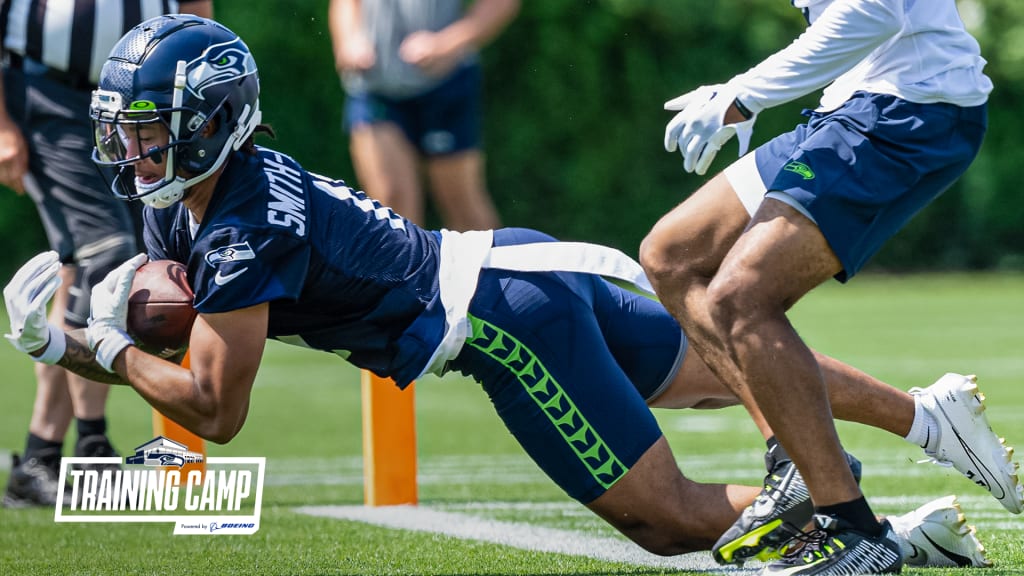 Seattle Seahawks quarterback Geno Smith throws during the NFL football  team's training camp, Thursday, July 27, 2023, in Renton, Wash. (AP  Photo/Lindsey Wasson Stock Photo - Alamy