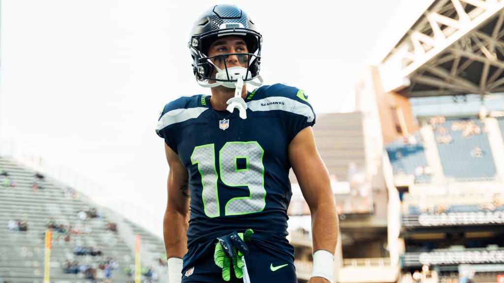 Seahawks Tyler Lockett got Jake Bobo's ball from 1st NFL TD