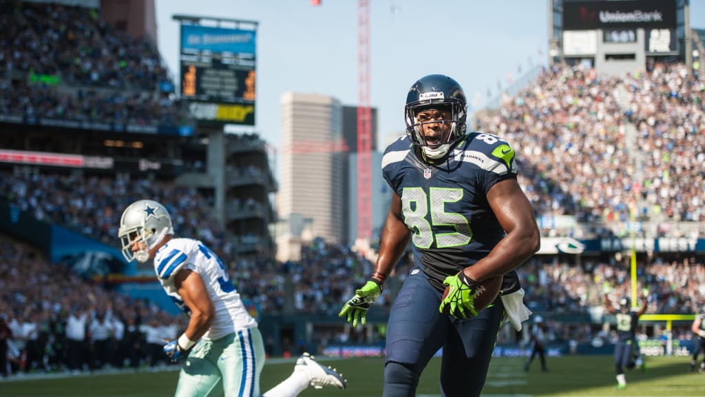 Seahawks bring back TE Anthony McCoy, sign S Akeem Davis - Seattle Sports