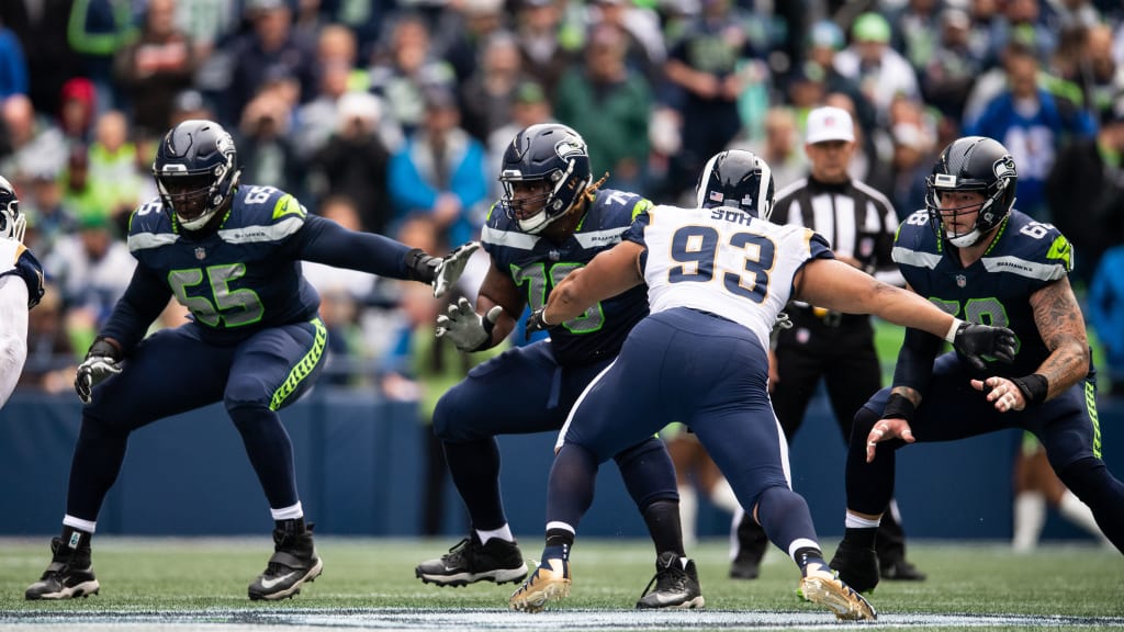 The Seahawks are bullying opponents with 6 offensive linemen at a time 