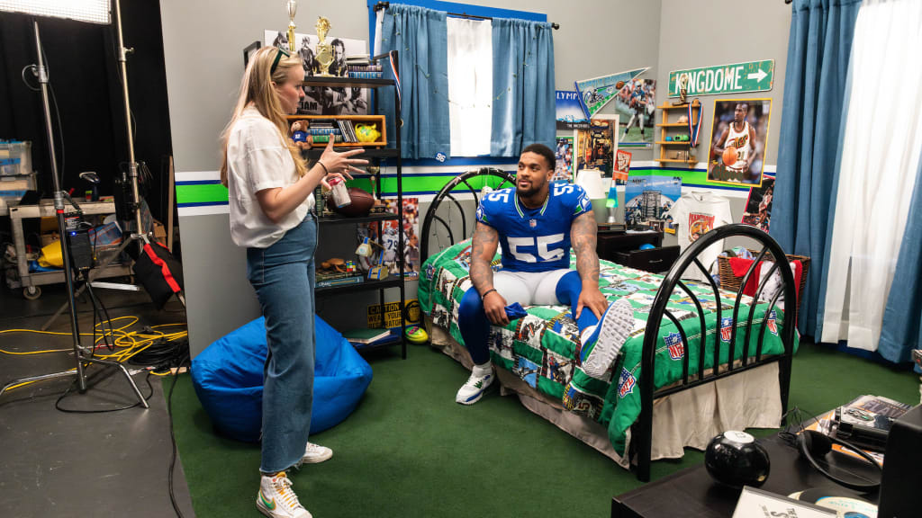 Tyler Lockett Hyping up Geno Smith at the Throwback Photo Shoot