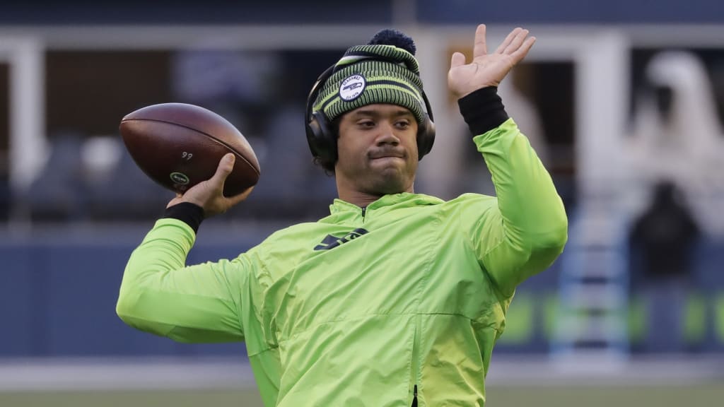 Russell Wilson Named 2019 Steve Largent Award Winner