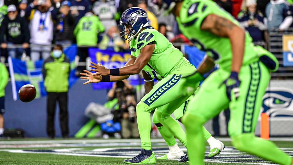 Russell Wilson's Former Backup Quarterback Has 'Long-Developing' Theory -  The Spun: What's Trending In The Sports World Today