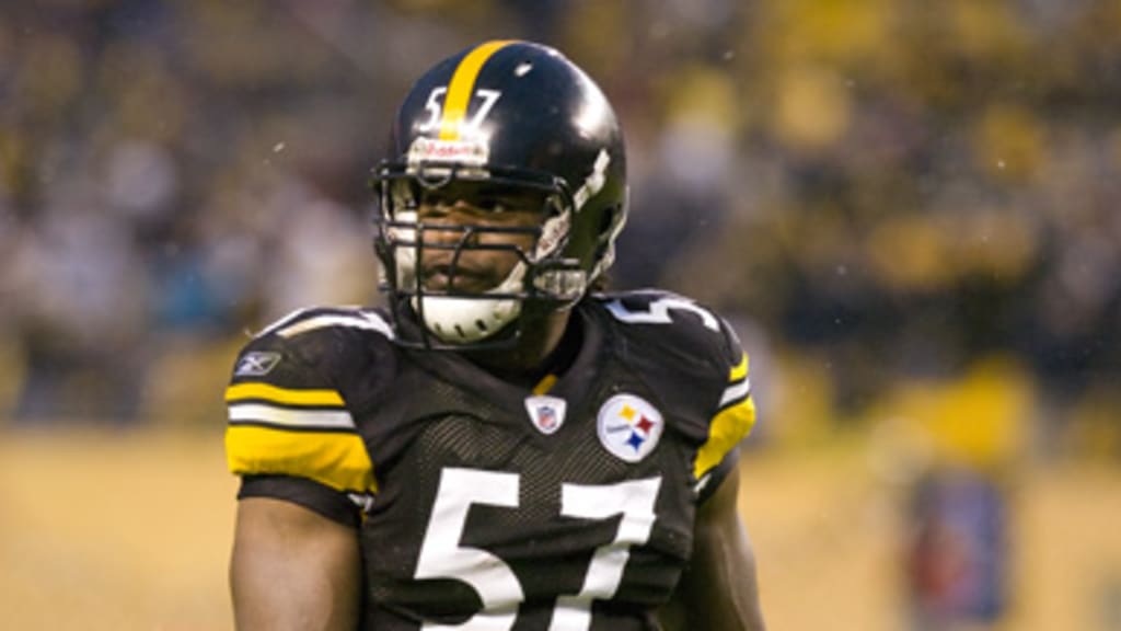 Steelers Re-Sign Linebacker Keyaron Fox