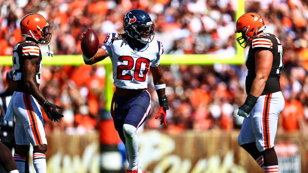 Houston Texans running back Dameon Pierce rumbled for 30 yards on just five  rushing attempts, and was the driving force behind the first touchdown  drive of the game.