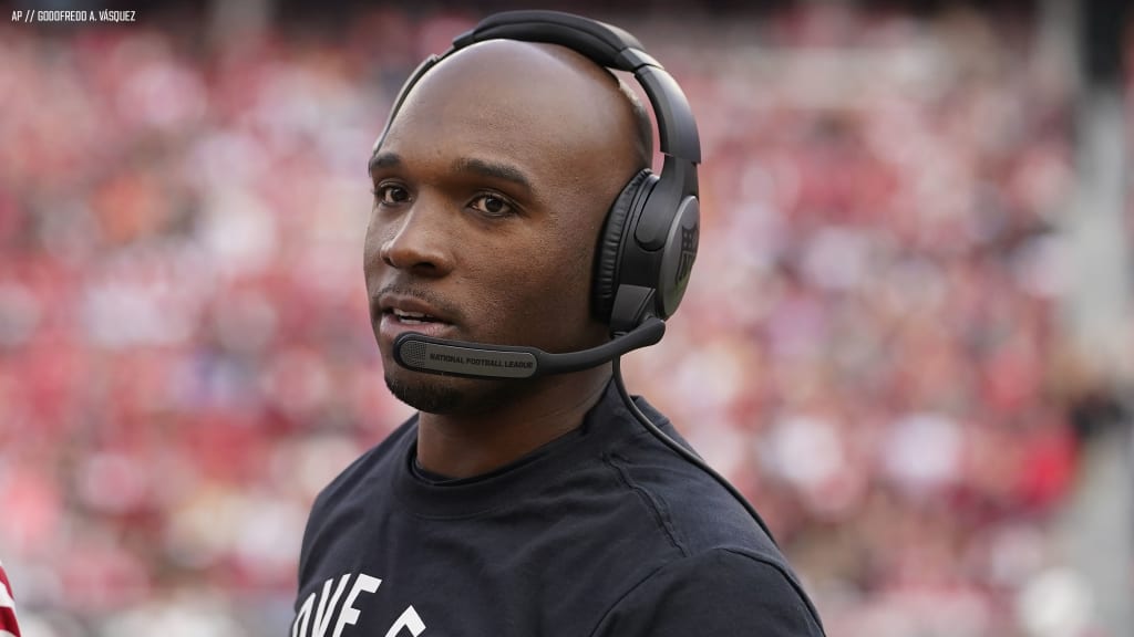 Defensive coordinator DeMeco Ryans of the San Francisco 49ers coaches  against the Houston Texans in an NFL football game, Sunday, Jan. 2, 2022,  in Santa Clara, CA. 49ers defeated the Texans 23-7. (