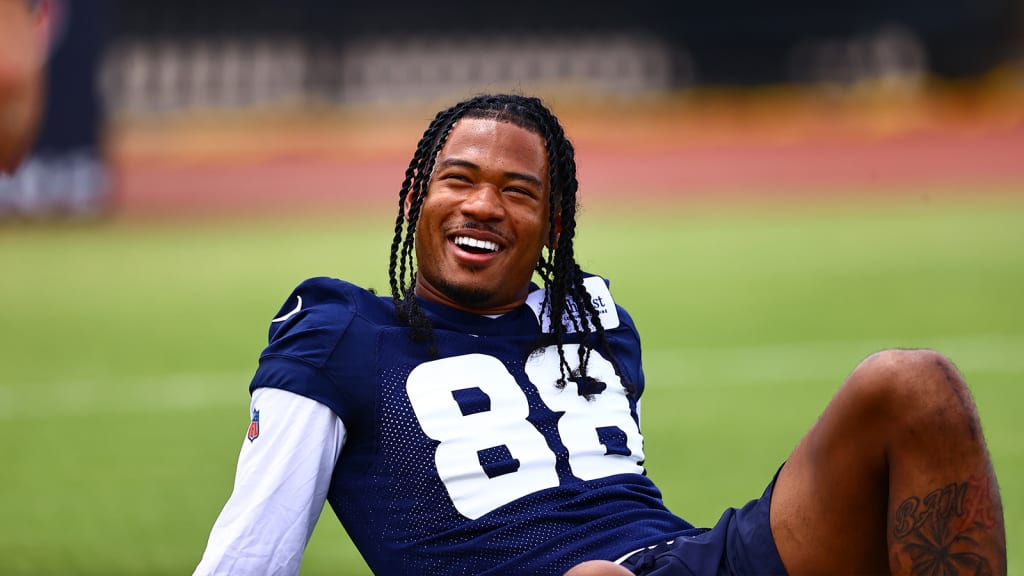 Last week, Houston Texans wide receivers decided as a group to celebrate  their first touchdown in honor of John Metchie III.