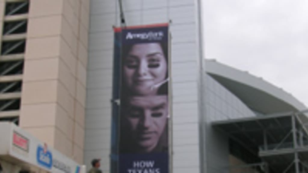 Amegy Bank Increases Presence At Reliant Stadium