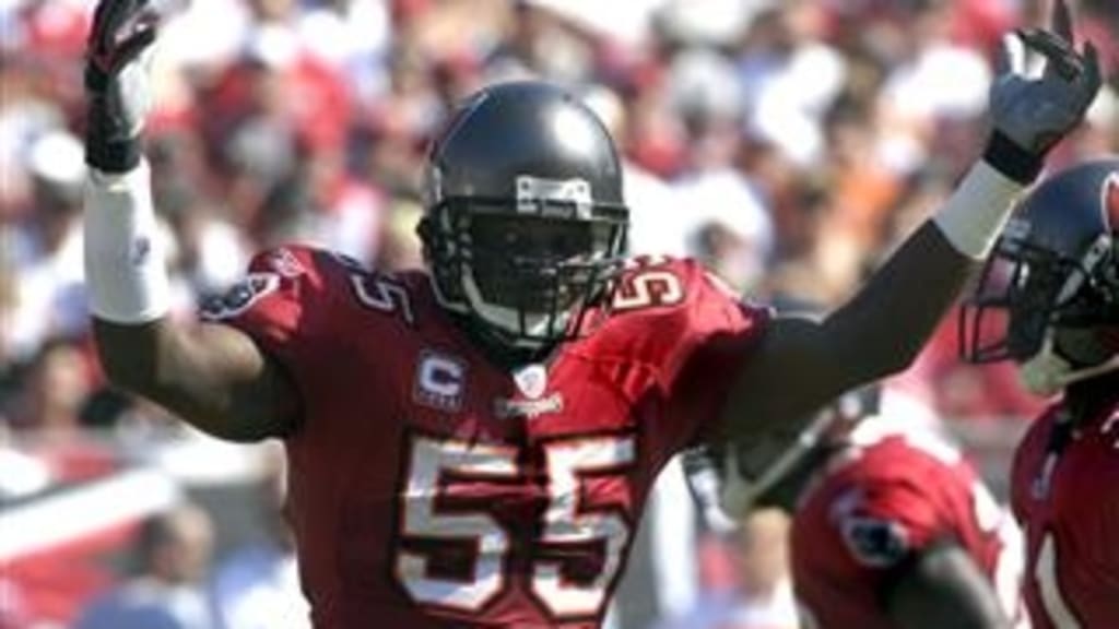 Tampa Bay Buccaneers' linebacker Derrick Brooks (55) talks with