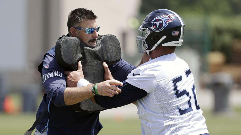 Titans re-signing Hroniss Grasu could be bad sign for Ben Jones