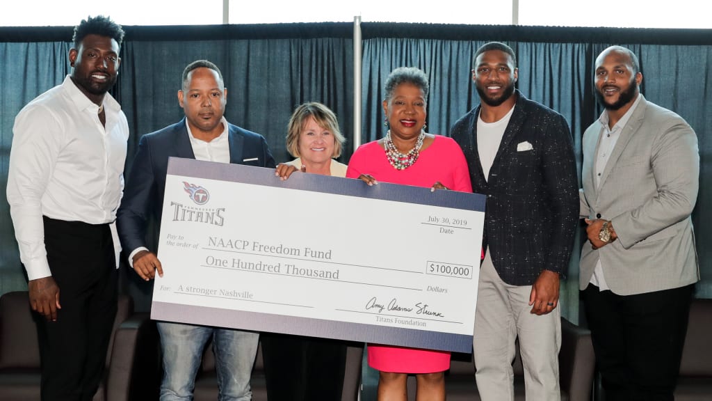 Tennessee Titans - Amy Adams Strunk supporting the troops! #SaluteToService