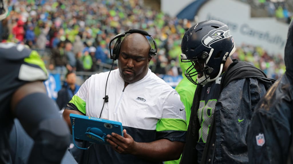 Report: Browns request interview with Seahawks' Sean Desai for defensive  coordinator job - Field Gulls