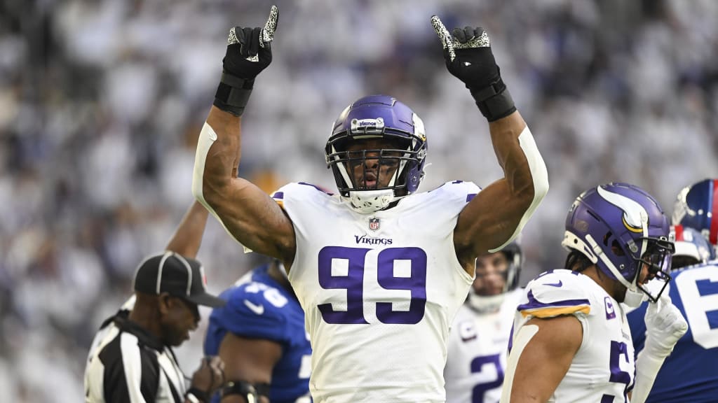 Vikings place Pro Bowl DE Danielle Hunter on IR