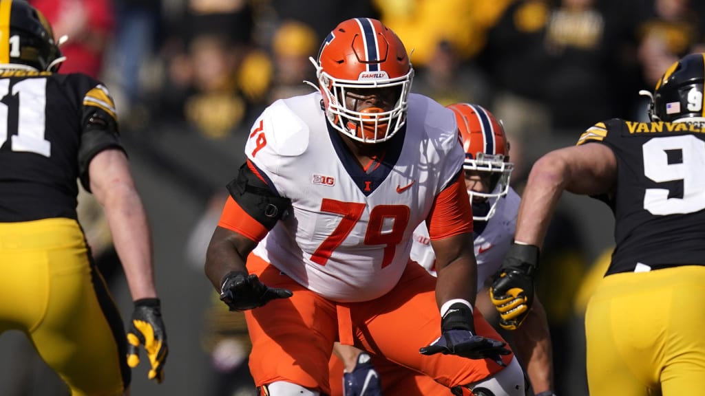 Esezi Otomewo - College Football Defensive tackle - News, Stats, Bio and  more - The Athletic