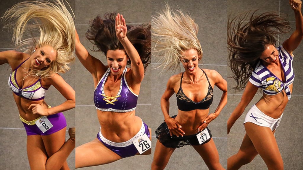 NFL Week #3 – Minnesota Vikings Cheerleaders & Junior Vikings Cheerleaders  – Ultimate Cheerleaders