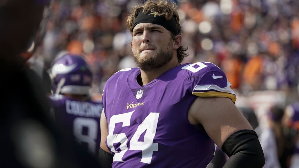 Vikings re-sign Brandel, Tonga -  5 Eyewitness News