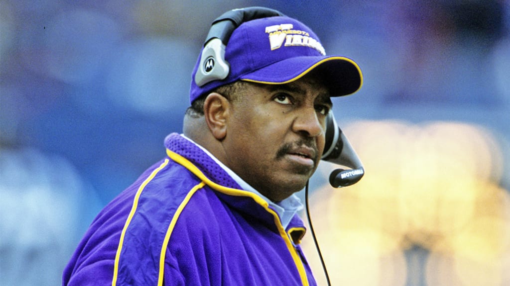 Vikings to induct Denny Green into Ring of Honor