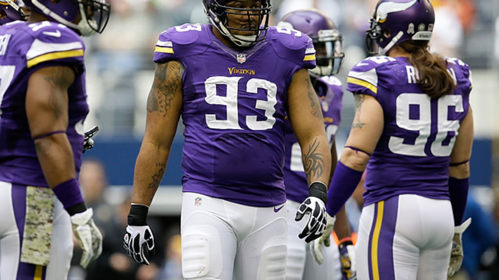 Minnesota Vikings defensive tackle Kevin Williams (93) asks for