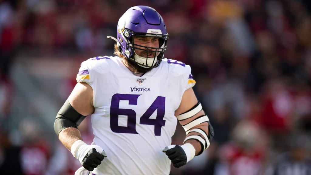 Minnesota Vikings offensive guard Josh Kline (64) walks on the sideline  during an NFL football game against the Dallas Cowboys in Arlington, Texas,  Sunday, Nov. 10, 2019. (AP Photo/Michael Ainsworth Stock Photo - Alamy