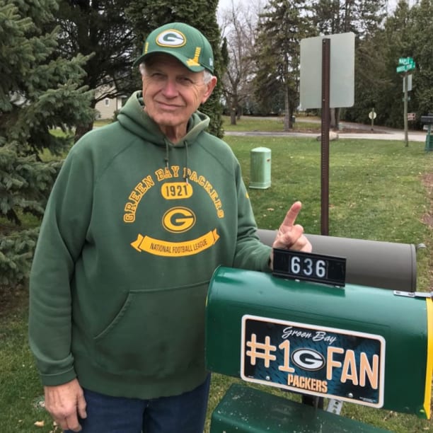 Green Bay Packers superfan celebrates team with traditional mariachi suit