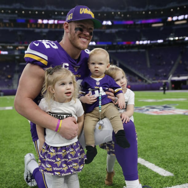 Kyle Rudolph Shares Photo from Minnesota Vikings Visit with Son Henry