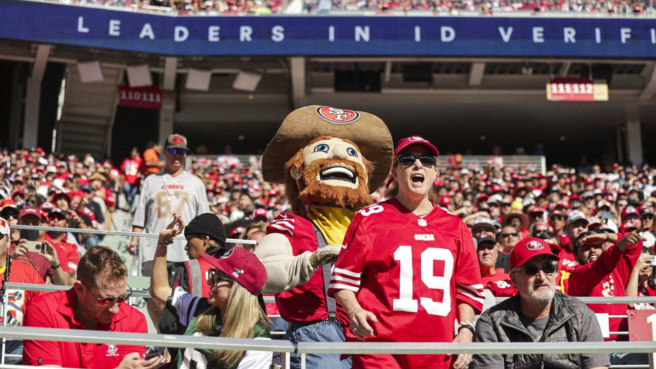 The Faithful Pack Levi's® Stadium for Week 7 Against the Chiefs