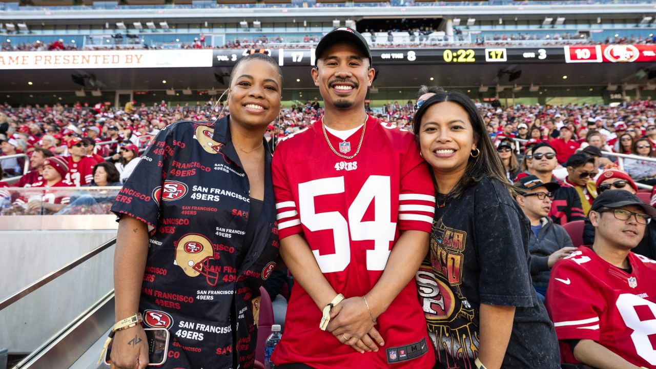 Levis® Stadium Filled with Red and Gold for #CINvsSF ❤️💛