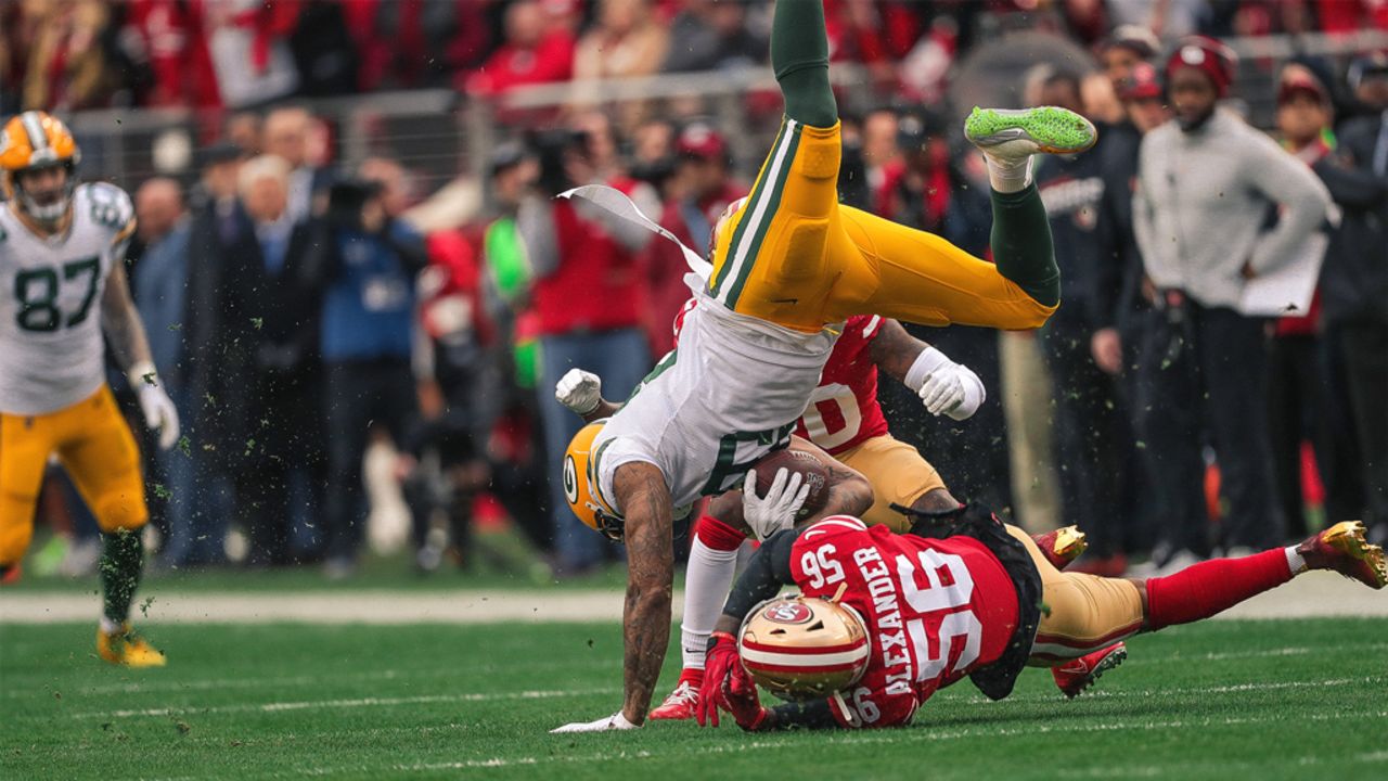 San Francisco 49ers Vs. Green Bay Packers. Fans Support On NFL Game.  Silhouette Of Supporters, Big Screen With Two Rivals In Background. Stock  Photo, Picture and Royalty Free Image. Image 151158434.