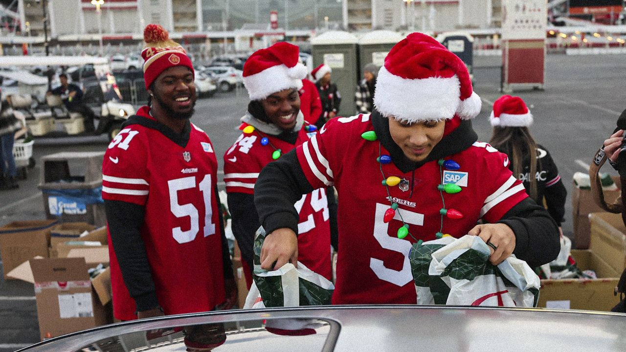 49ers Celebrate Holidays with 12 Days of Giving