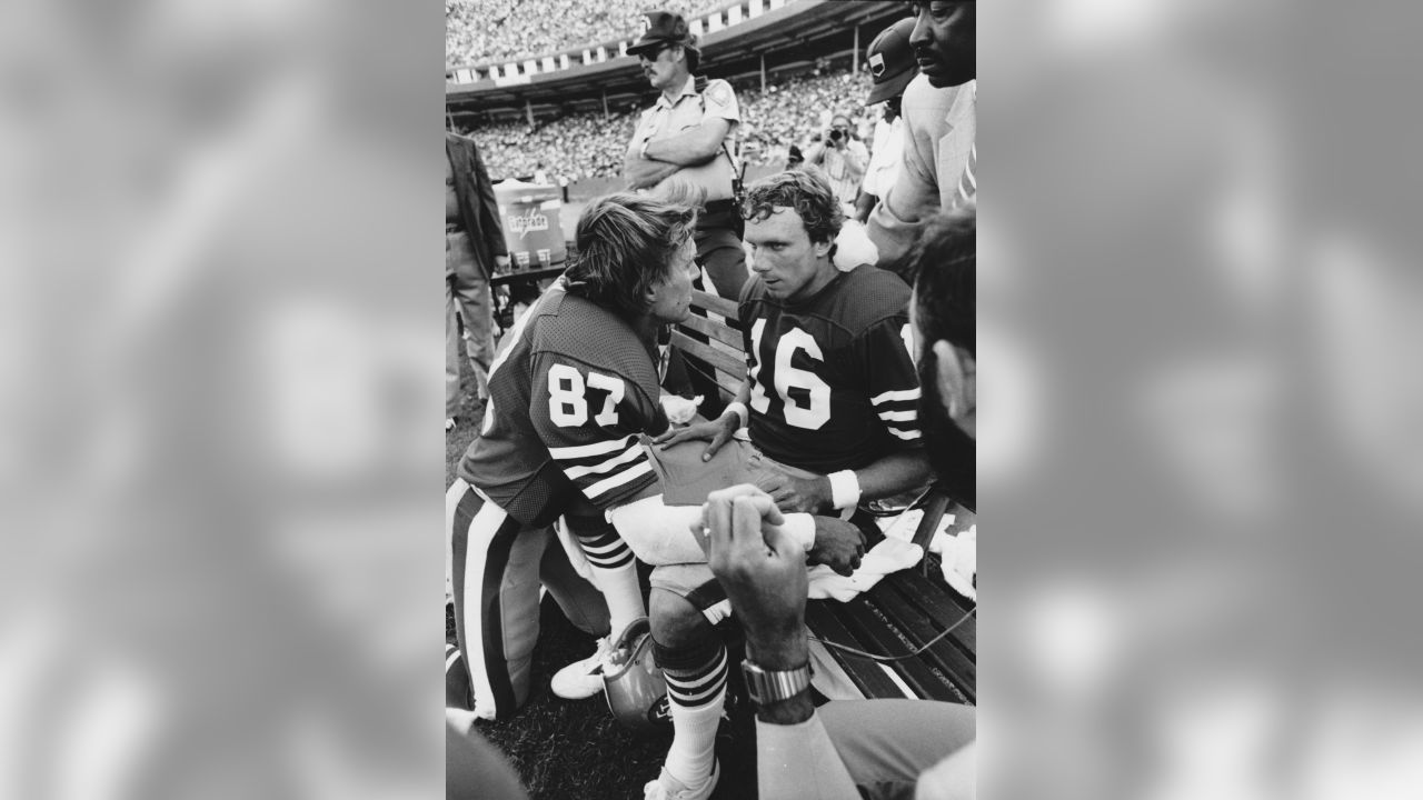 Former teammates, friends to celebrate Dwight Clark's life at