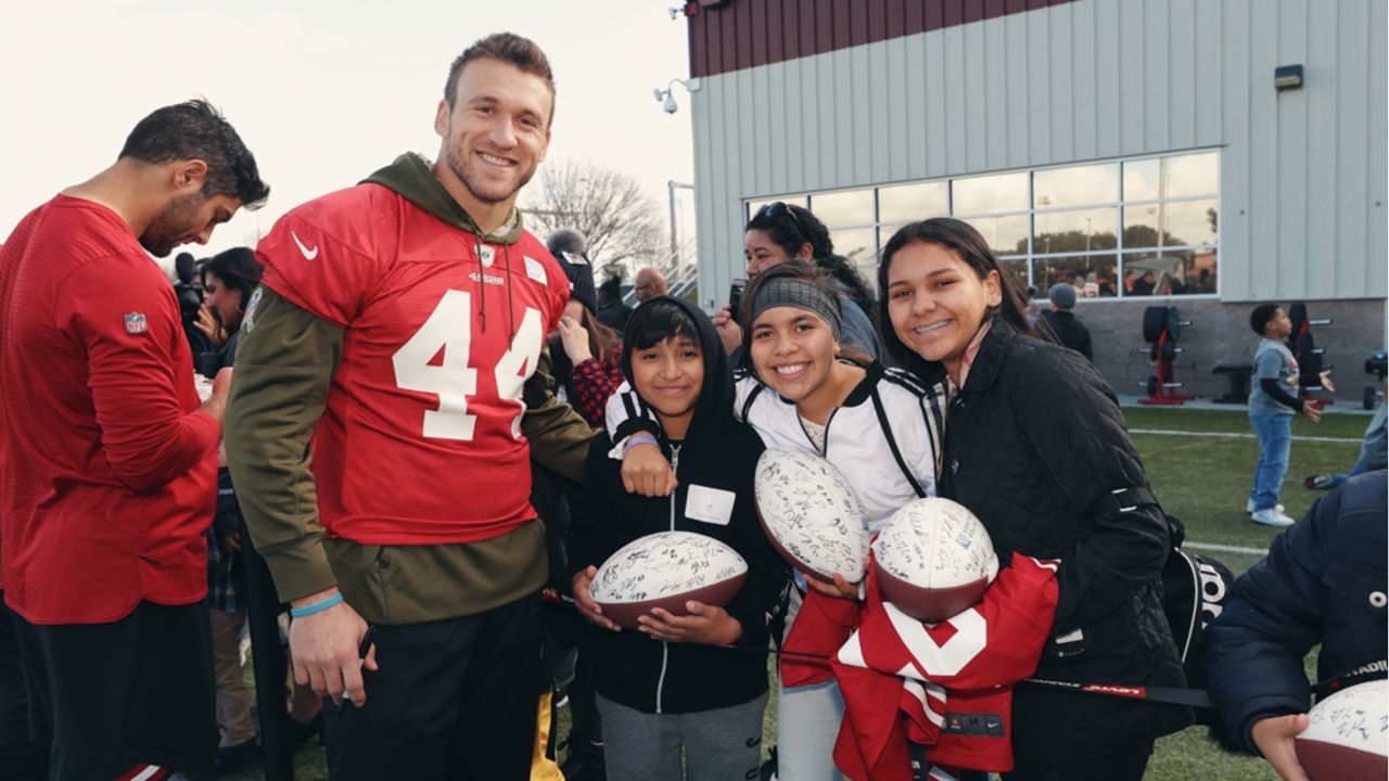 San Francisco 49ers - For the second-consecutive year, fullback ﻿Kyle  Juszczyk﻿ has been selected as a finalist for the 2021 Art Rooney  Sportsmanship Award 