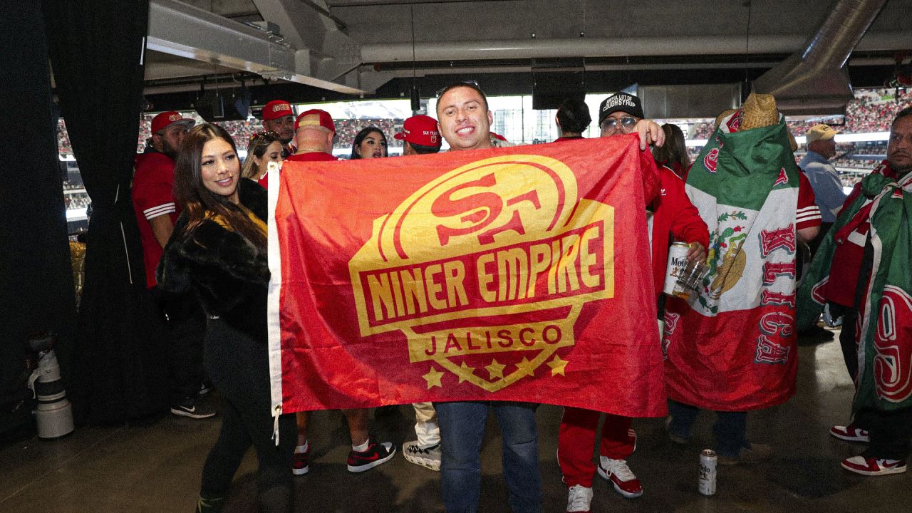 Talk about a #happynewyear ! Go #niners #faithful #49ers I had so much fun  at my first #live #49ers game! @allegiantstadium #thankyou for…