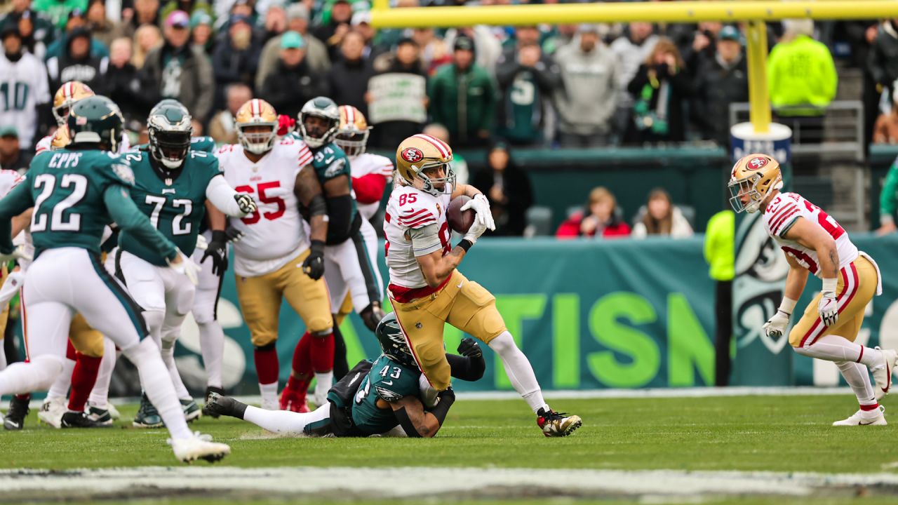 San Francisco 49ers vs. Philadelphia Eagles. Fans support on NFL Game.  Silhouette of supporters, big screen with two rivals in background Stock  Photo - Alamy