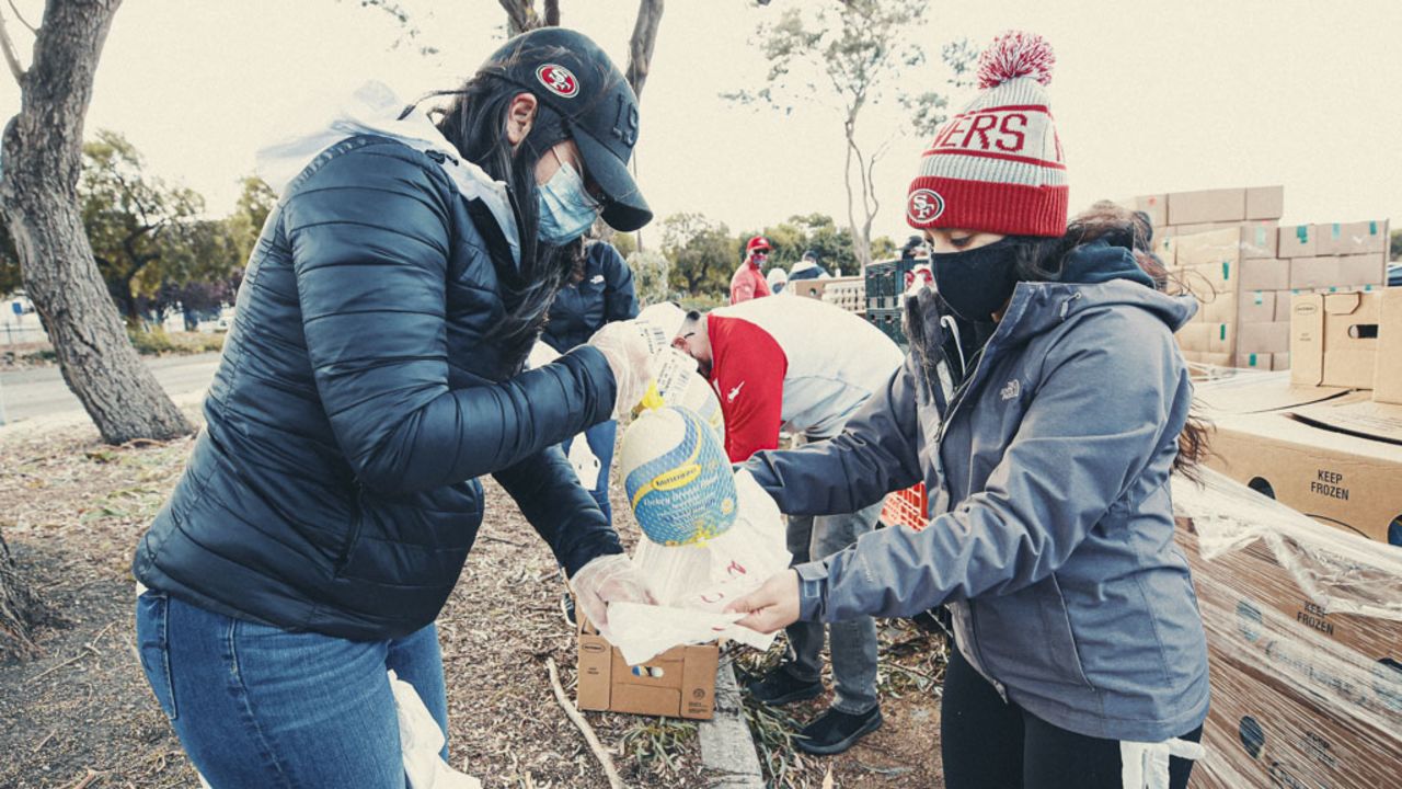 49ers Kick Off Season of Giving with Second Harvest Food Bank