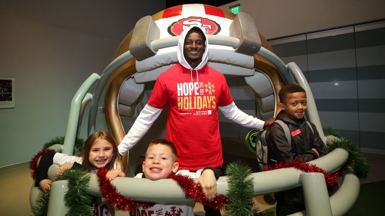 49ers players take children Christmas shopping in San Mateo – The